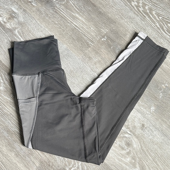 Aerie Gray Leggings Size Small - Picture 1 of 4